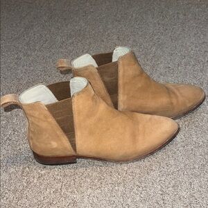 Nisolo Chelsea Ankle Boots Suede Sand Tan Size 8